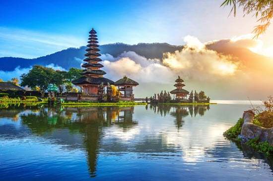 Ofertas de vuelos desde Italia a Indonesia desde 314 € y hoteles en Yakarta desde 13 € la noche