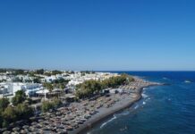 Santorini da Sogno: Guida ai Pacchetti Vacanze per Risparmiare e Vivere un’Esperienza Indimenticabile
