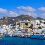 Come arrivare a Naxos: i voli e i traghetti diretti con l’isola