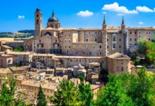 Visitare le Marche: cosa vedere e cosa fare nella regione visitare-urbino-marche