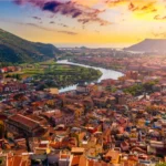 Visitare Bosa in Sardegna: il borgo tra fiume e mare che non ti aspetti