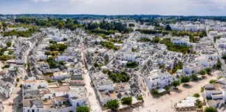 10 itinerari in Puglia da fare in giornata: idee bellissime tra borghi bianchi, mare, trulli e città d’arte