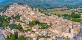 10 itinerari in Umbria da fare in giornata: borghi, natura e città d’arte per scoprire il cuore verde d’Italia