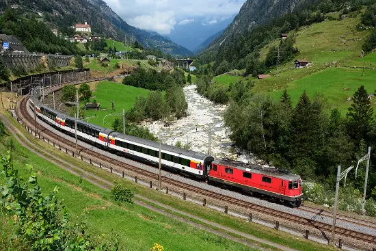 viaggi-panoramici-treno-europa-gotthard-express