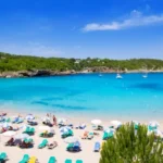 Pacchetti Vacanze a Ibiza: Guida alle Migliori Offerte, Prezzi e Consigli per un Soggiorno da Sogno
