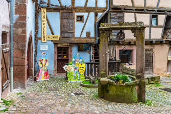 Centro storico di Riquewihr in Alsazia