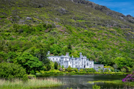 Kylemore Abbey nel Connemara, contea di Galway