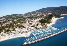 Riviera del Conero in 3 giorni: itinerario tra Numana, Sirolo, Portonovo e Camerano Numana sulla Riviera del Conero nelle Marche