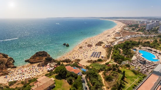 Falesie e spiagge di Prainha e Três Irmãos in Algarve