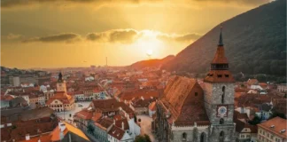 Transilvania on the road in 5 giorni: itinerario tra Brașov, Râșnov, Rupea e Sibiu Brașov e la Chiesa Nera al tramonto in Transilvania