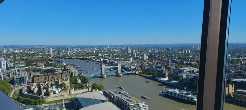 vista panoramica di Londra che include la Torre di Londra e il Tower Bridge
